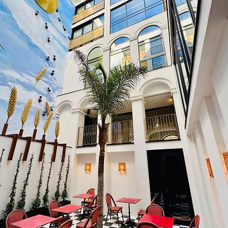 Hotel Divino & Apartments Figueras Extérieur photo