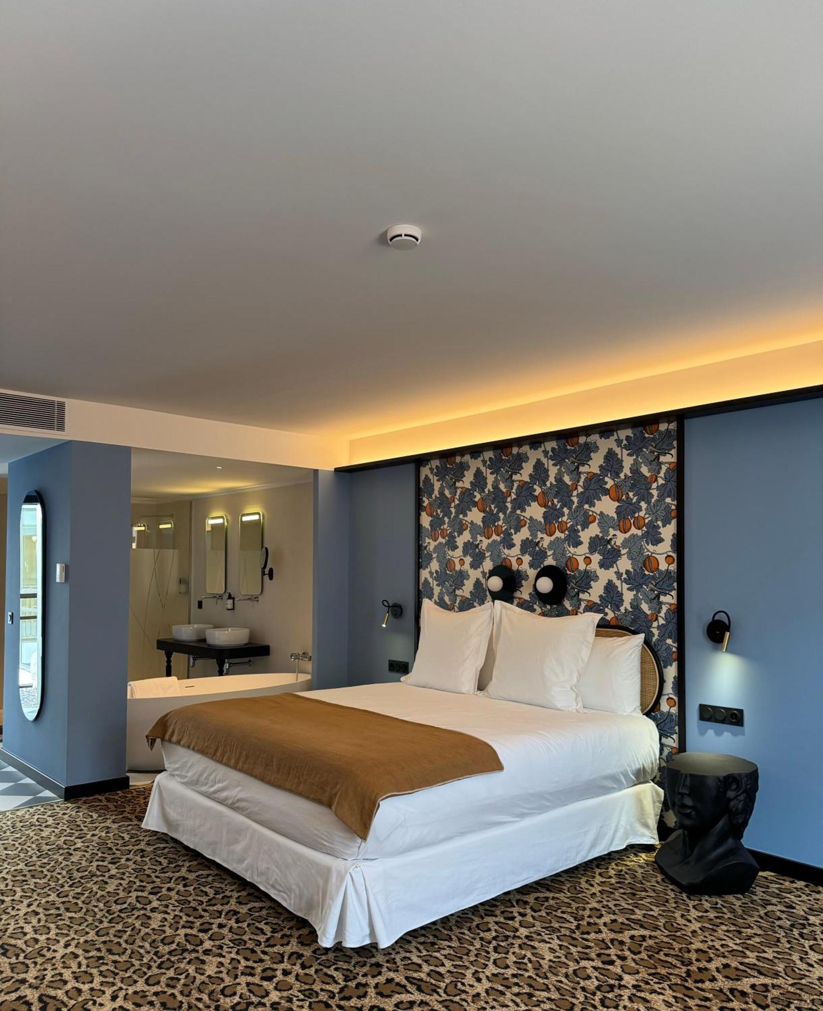 Hotel Divino & Apartments Figueras Extérieur photo