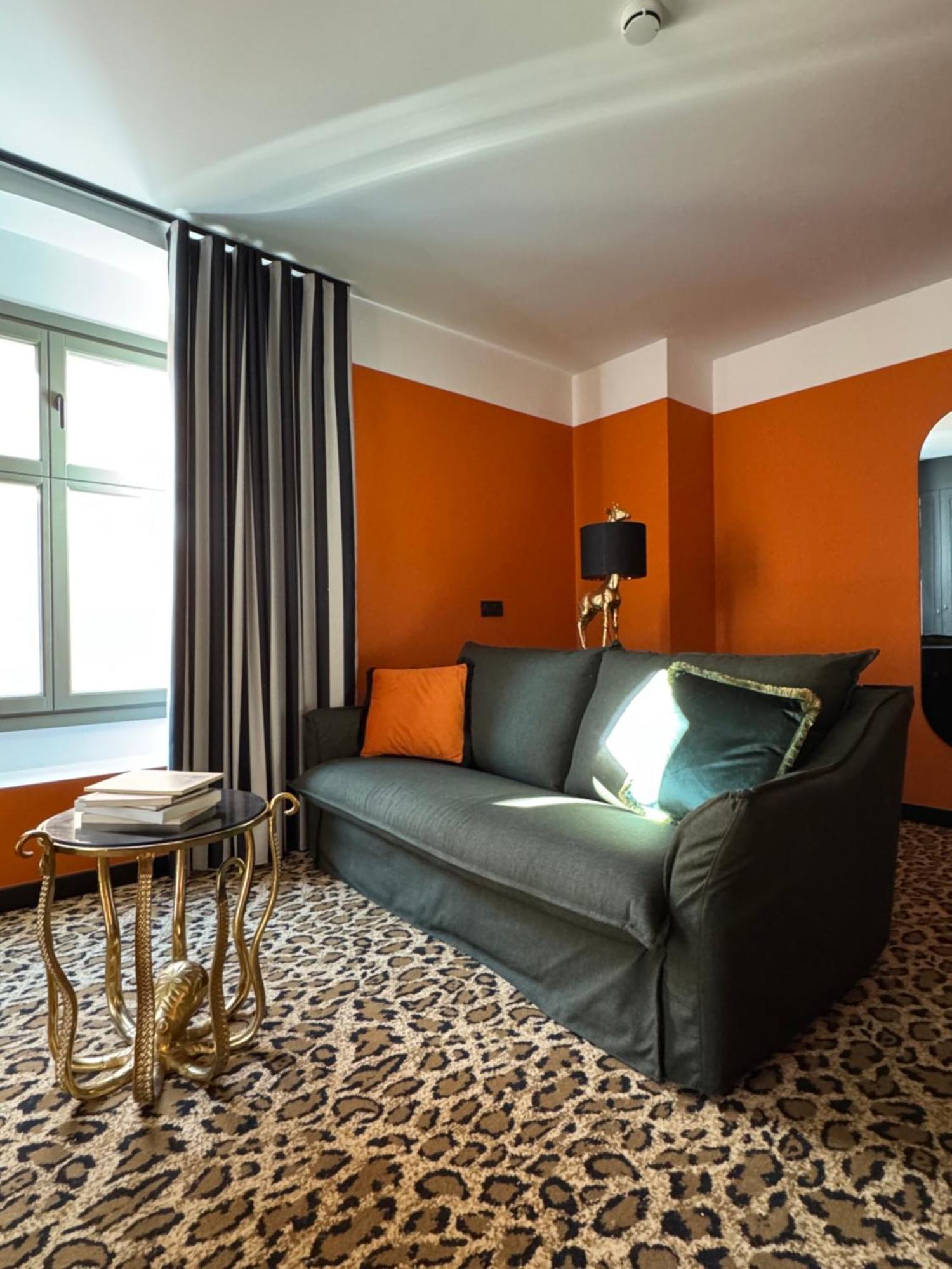 Hotel Divino & Apartments Figueras Extérieur photo