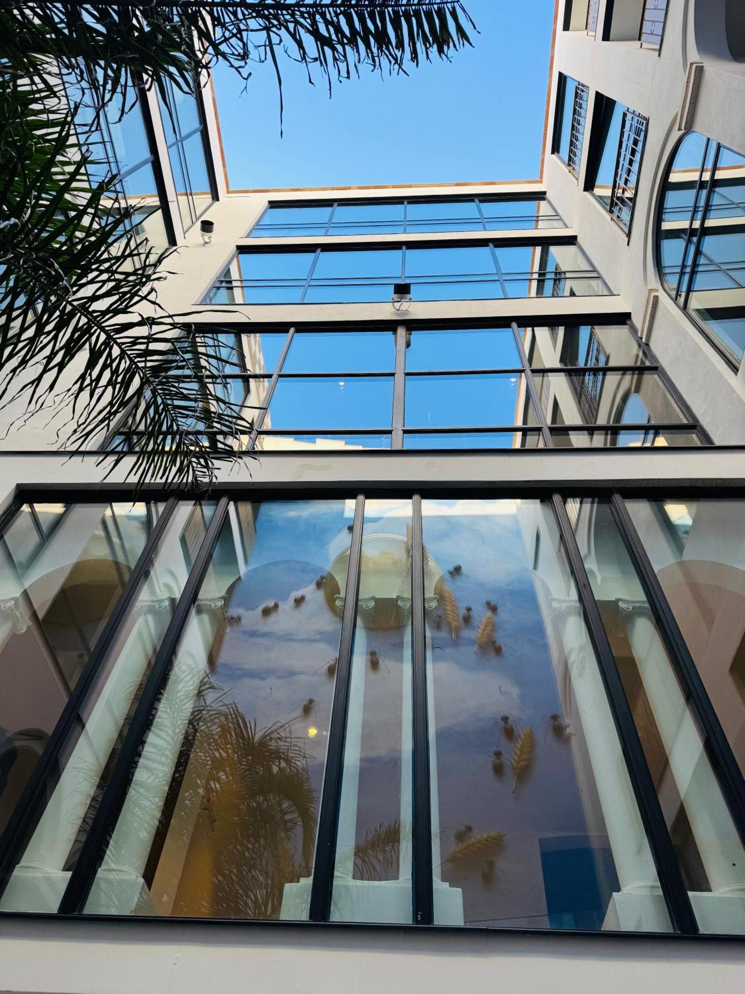 Hotel Divino & Apartments Figueras Extérieur photo