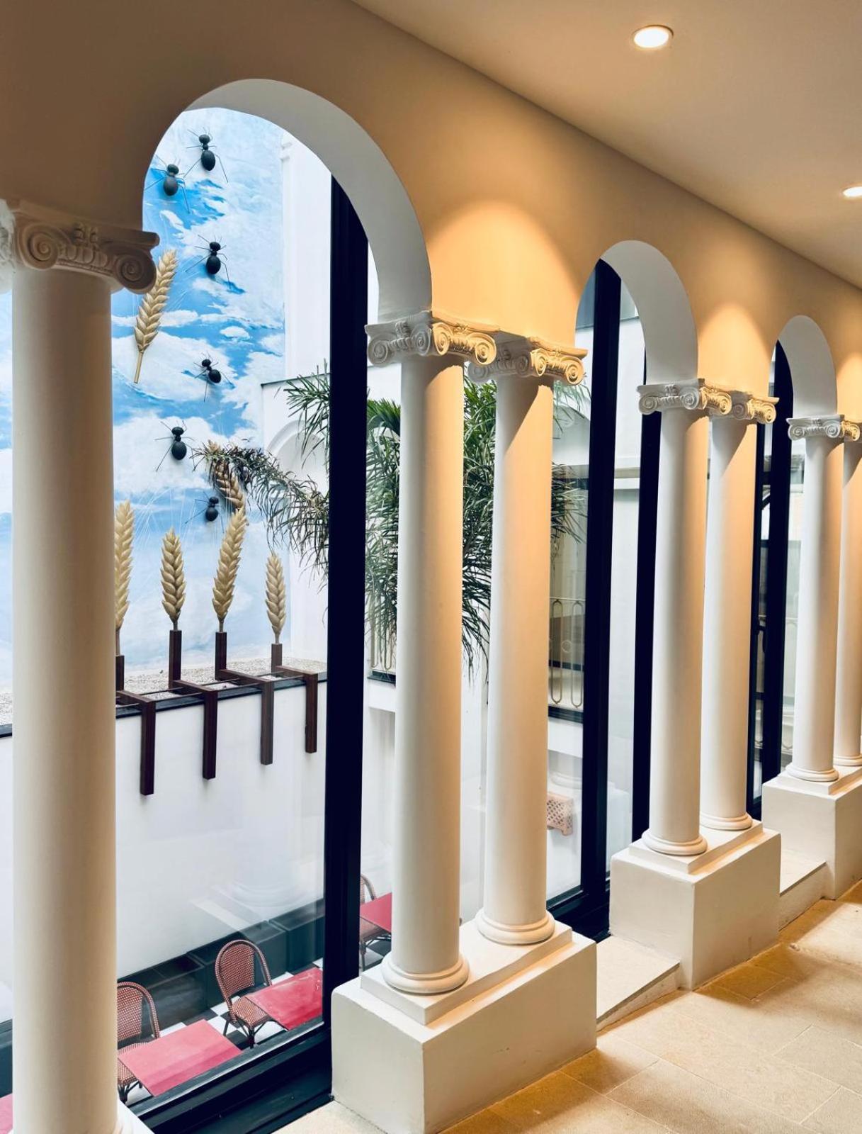 Hotel Divino & Apartments Figueras Extérieur photo