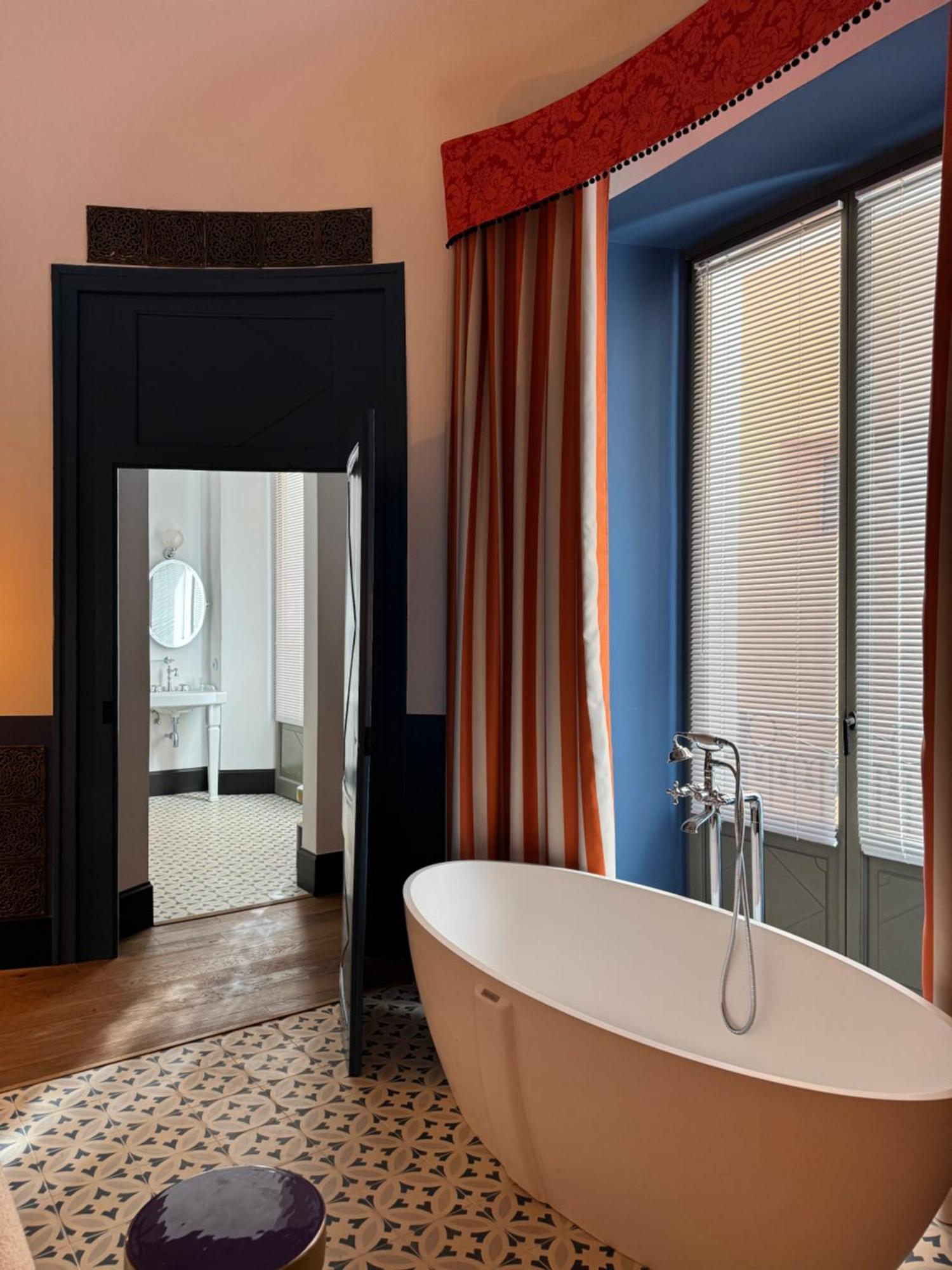 Hotel Divino & Apartments Figueras Extérieur photo