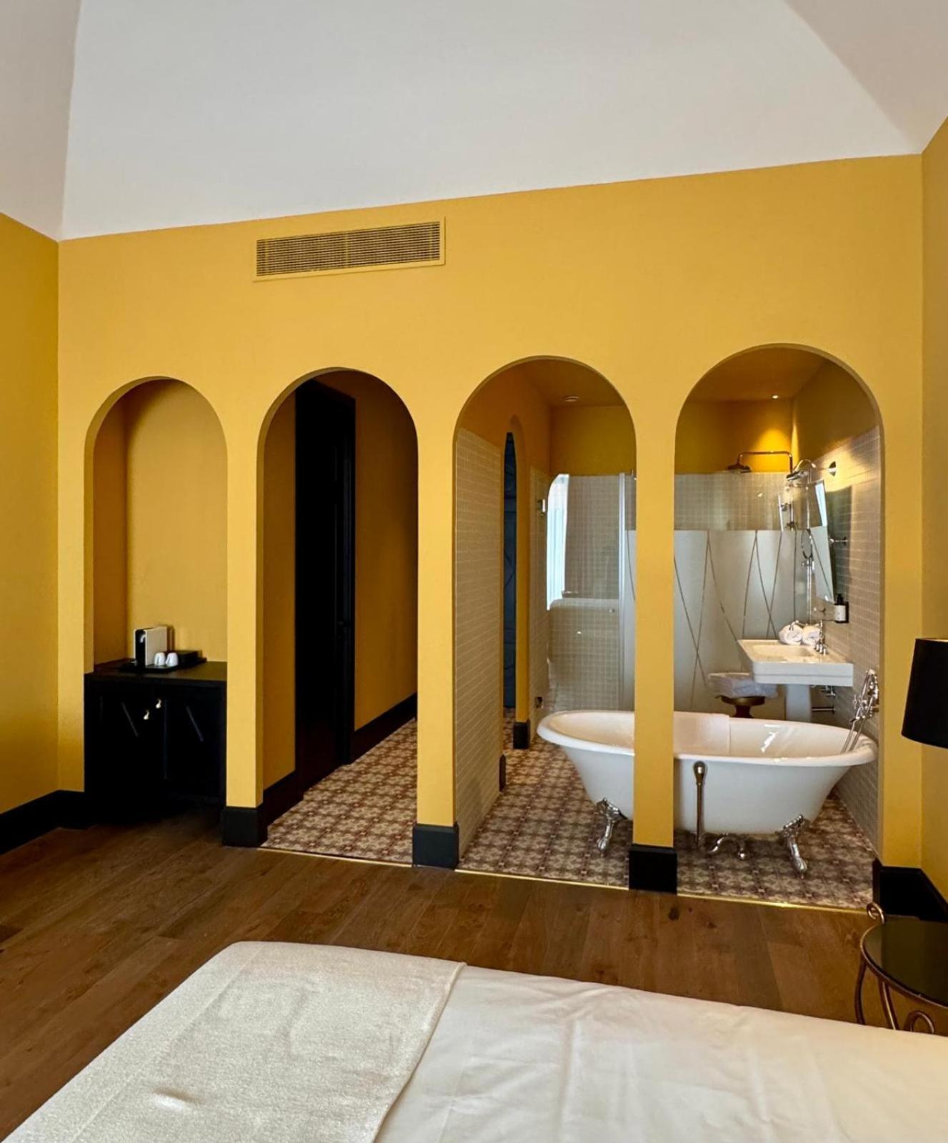 Hotel Divino & Apartments Figueras Extérieur photo