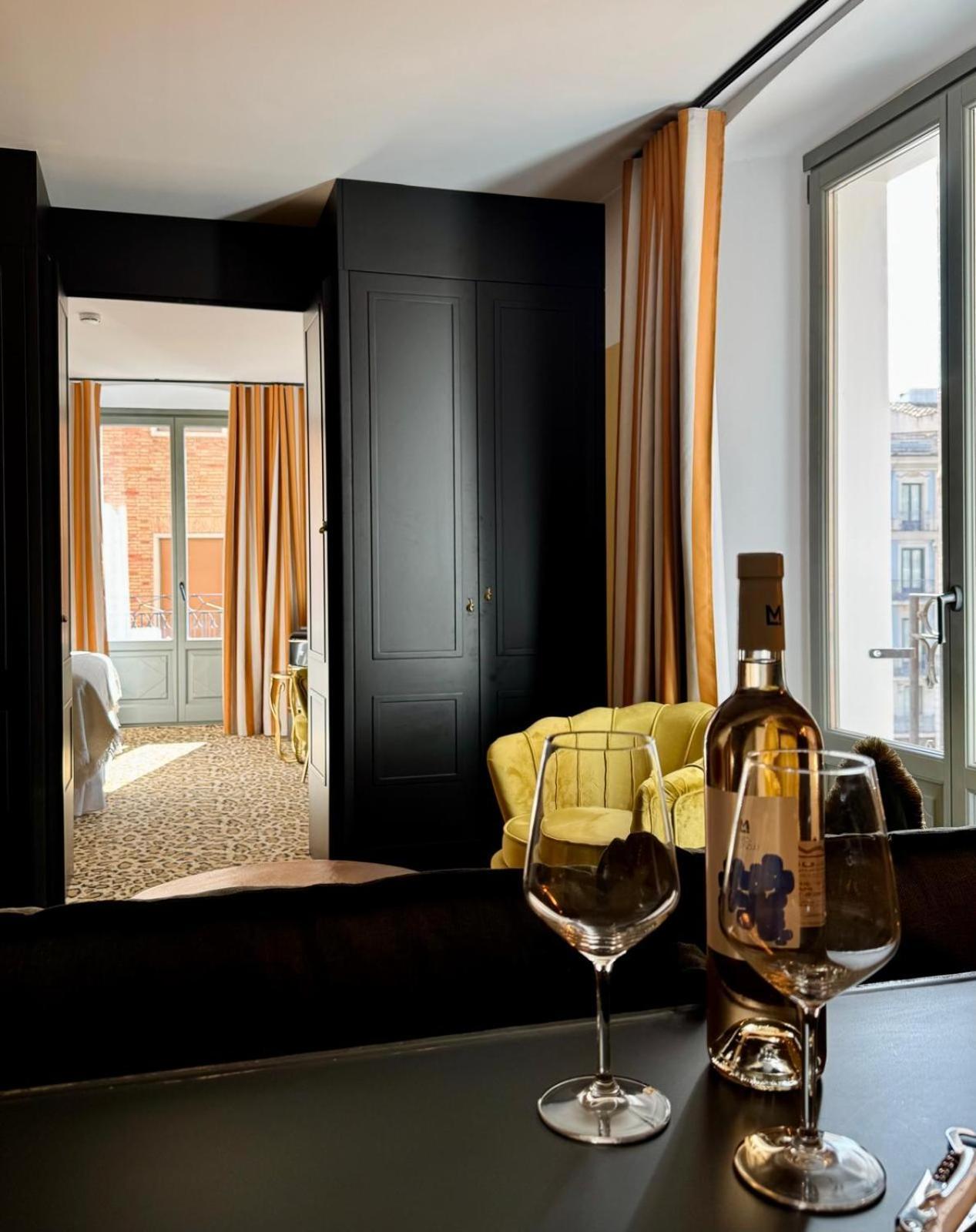 Hotel Divino & Apartments Figueras Extérieur photo