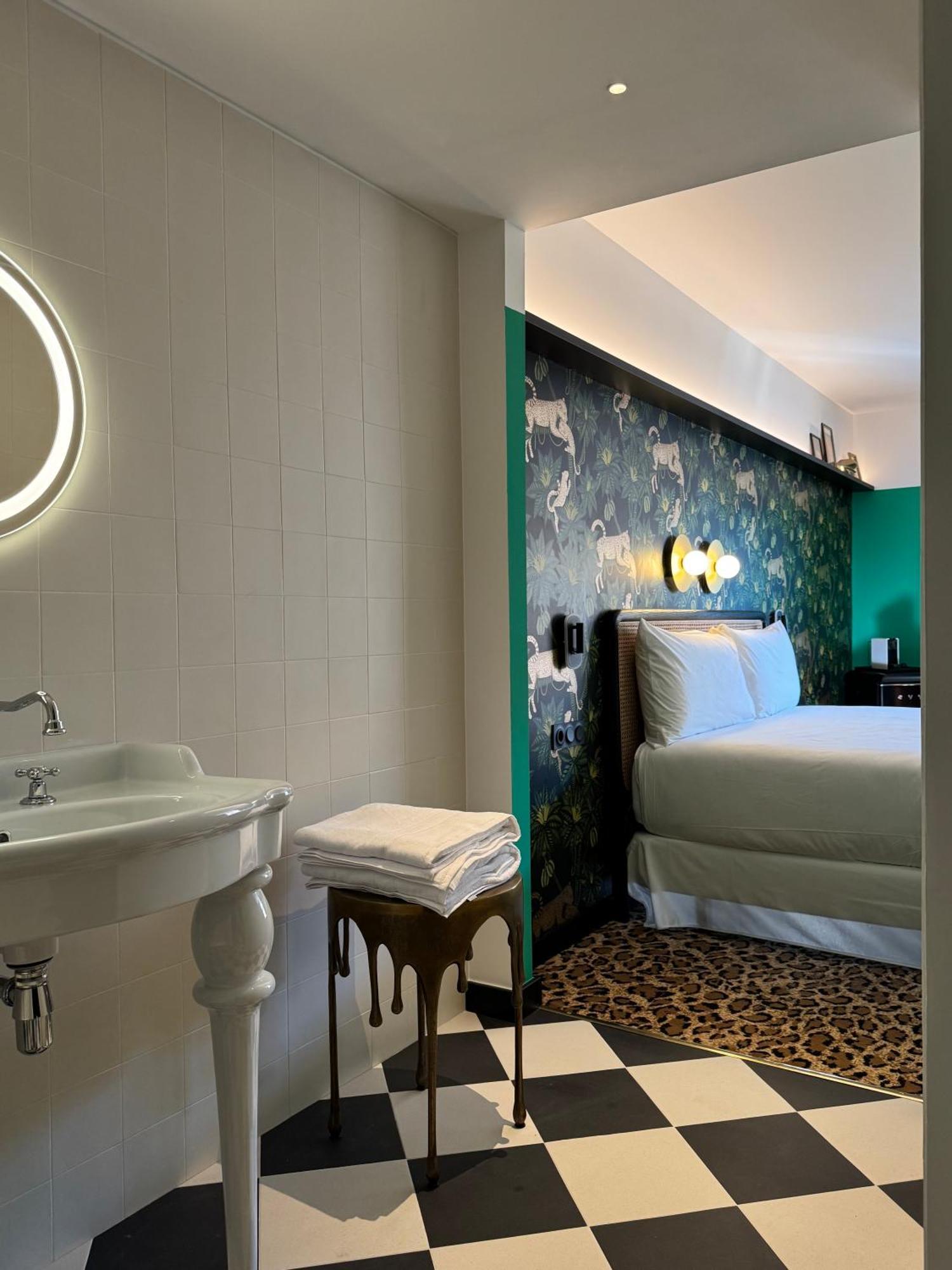 Hotel Divino & Apartments Figueras Extérieur photo
